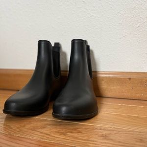 Black Merona Chelsea Rain Boots, Size 7